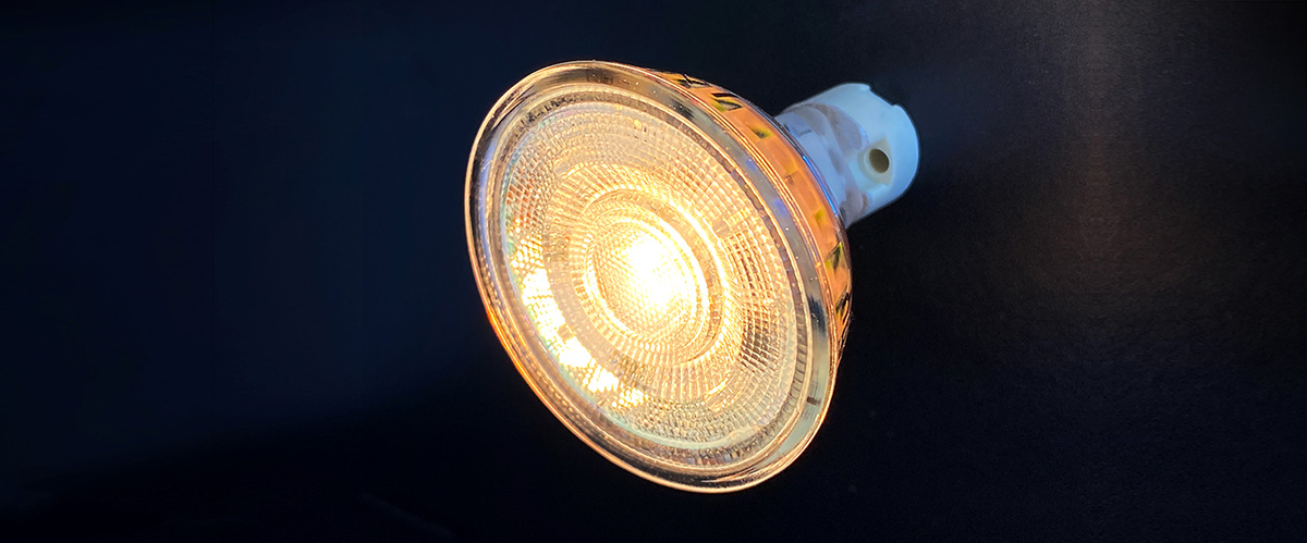 GU5.3 - MR16 LED-Lampe in Aufbaustrahler