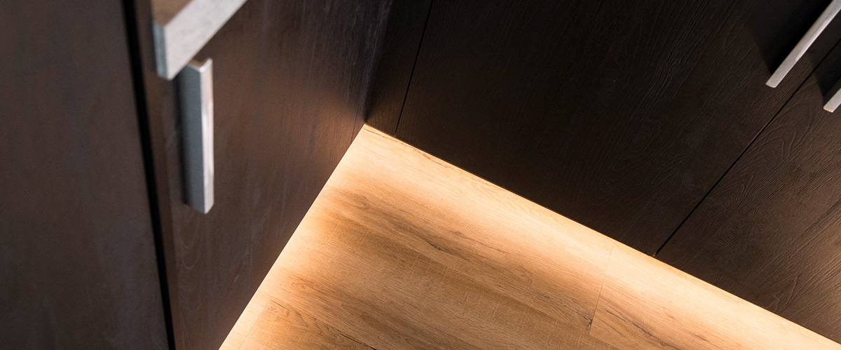 LED-Streifen Extra Warm Weiß im Badezimmer