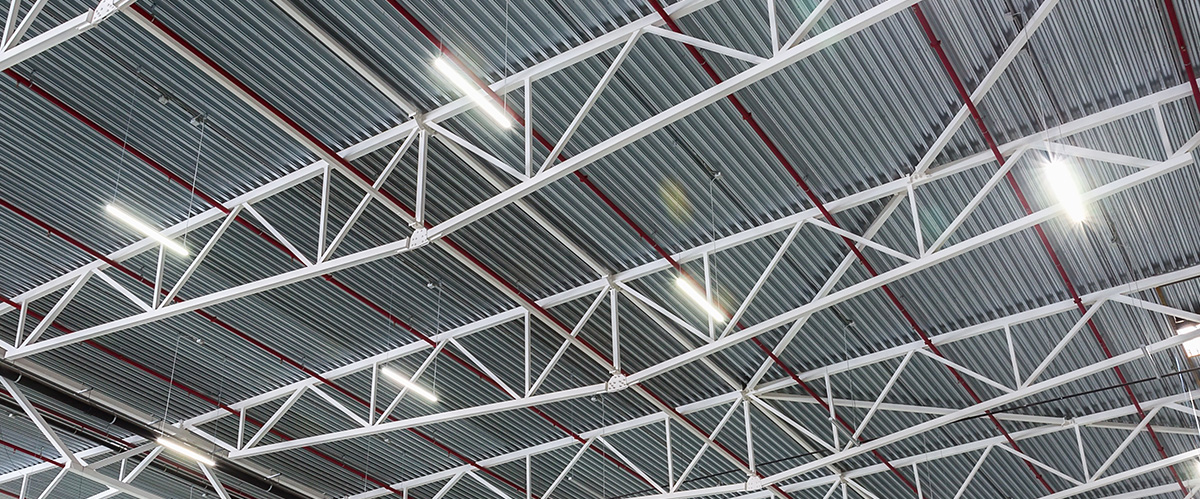 LED-Röhren mit Leuchte in der Garage